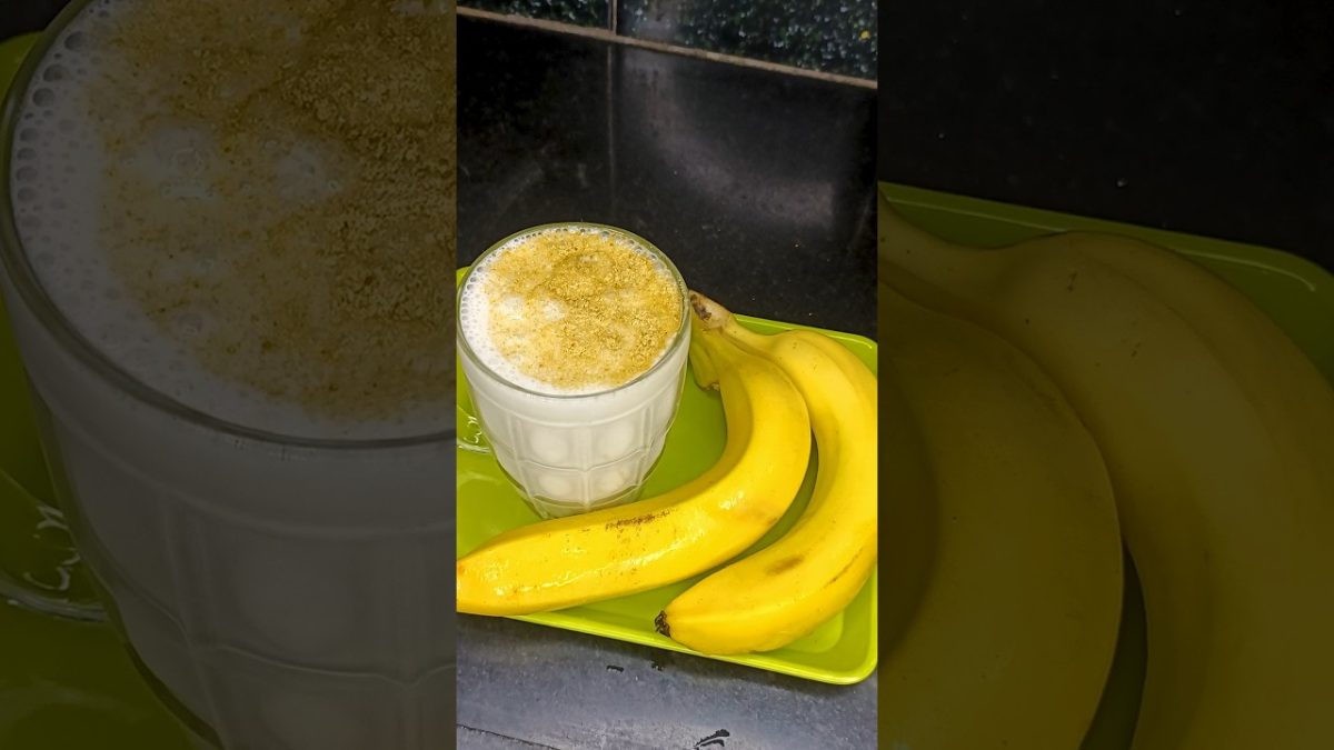 Easy BANANA Milkshake Recipe#bananashake#bananas #bananarecipe #milkshake #shakerecipe #drink