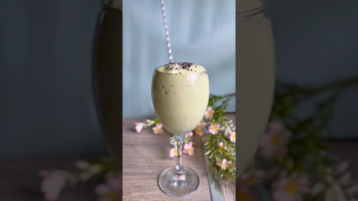 Avocado and Coconut Cream- Glow Green Smoothie #smoothie #milkshake #shorts
