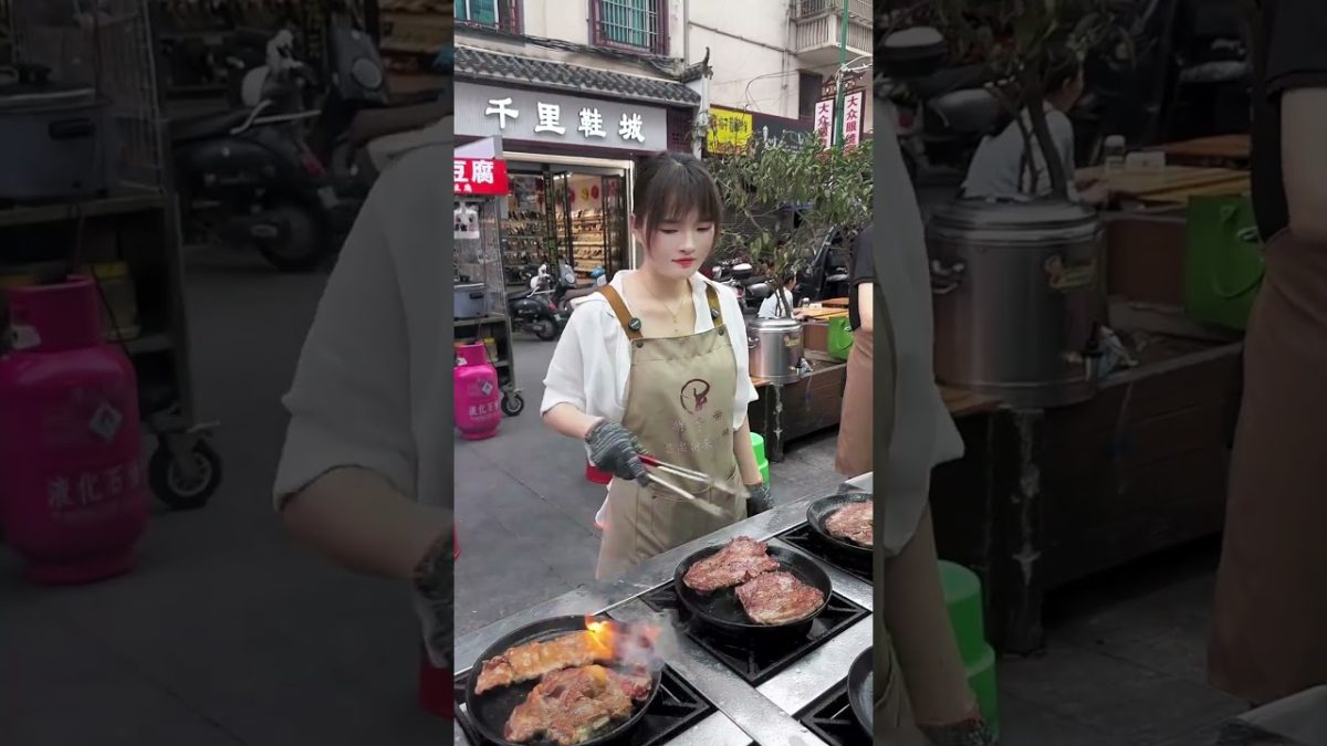 They Put Steak on Pasta… On the Street?
