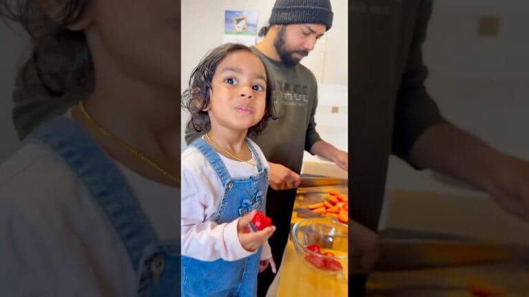 ബൂബഡിഫൂന്തി കൊള്ളവോ 😀🍓#minivlog #mallusinfinland #familyvlog #positivevibes #recipe #smoothie