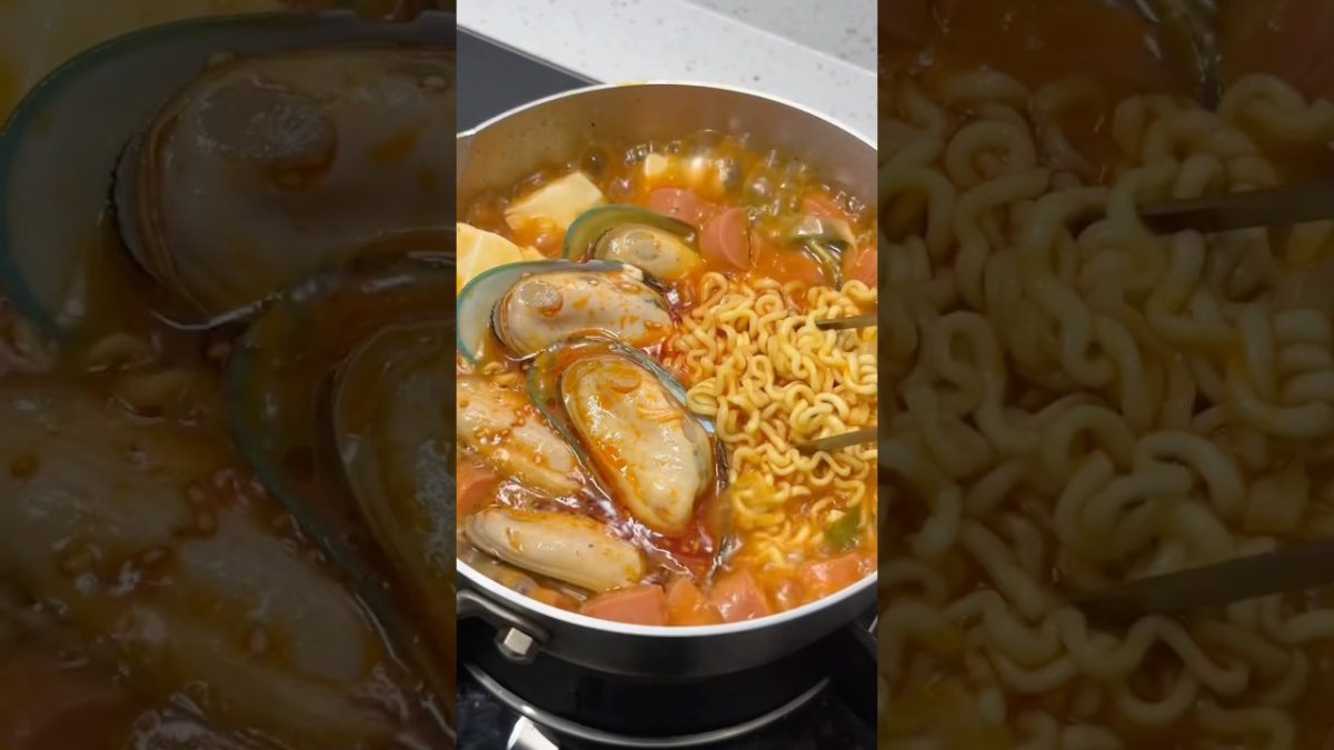 Mussels Noodles 🍜 #mussels #ramennoodles #asmr #seafood #recipe