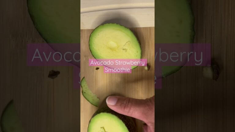 Refreshing Strawberry Avocado Smoothie Recipe 🍓🥑