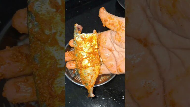 बांगडे तवा फ्राय /चूरचूरीत तळलेले बांगडे #konkanpremi #goviral #shorts #trending #recipe #shortvideo