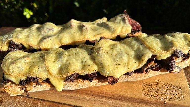 GRILLBAGUETTE DELUXE mit Hanging Tender und Raclette