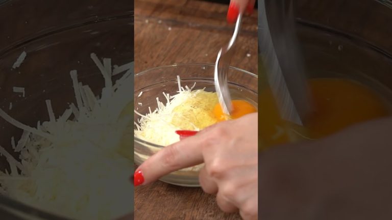 Healthy green pasta? It's gorgeous, just like you are!