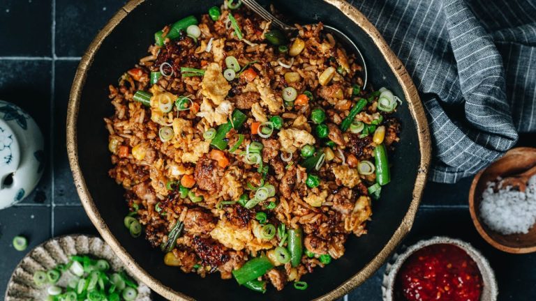 15-Minute Pork Fried Rice (Recipe) 猪肉炒饭