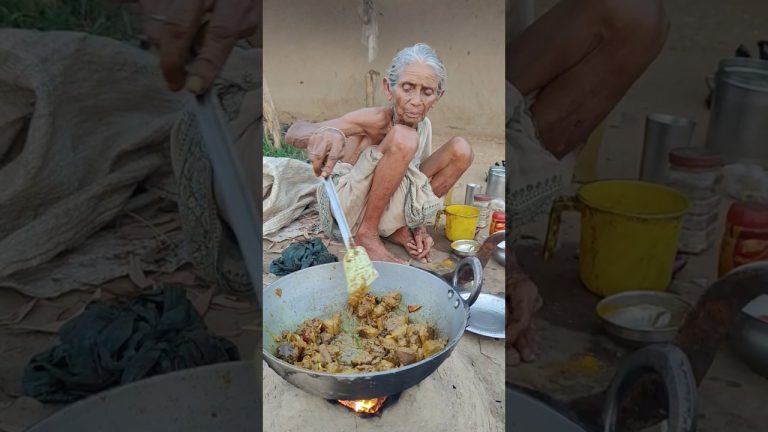 90 year poor old widow Grandma cooking PORK CURRY||Grandma Village kitchen