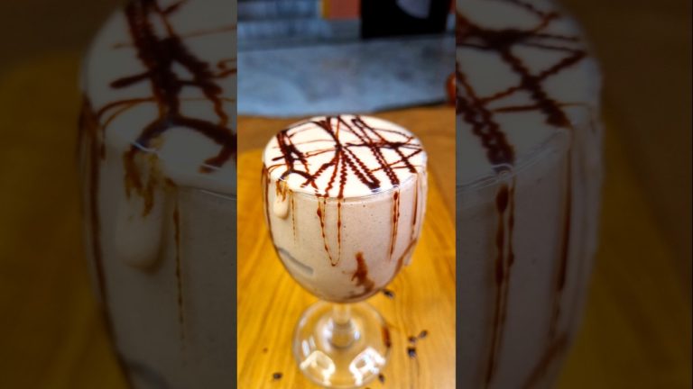 banana 🍌 choco milkshake #shorts #food #trending #ytshorts #shortvideo