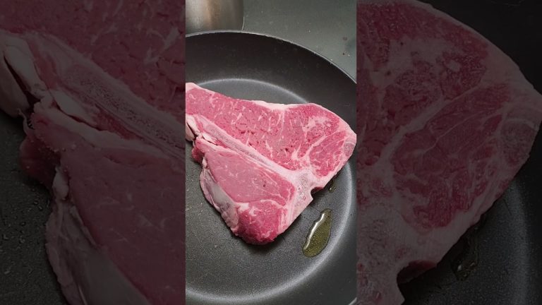 making steak  #steak #cooking #trending #viralvideo #viralshorts #potato #cookingsteak