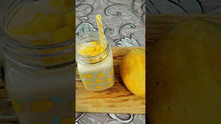 Sattu mango smoothie 🥭🍹#mangorecipe #sattudrinkrecipe #Mango sattu #smoothierecipes