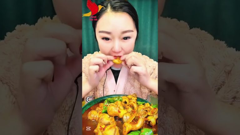 Motton aeating #mukbang #pigfeed #seafood #food #fish #eating #seafoodrecipes #shortsfeed