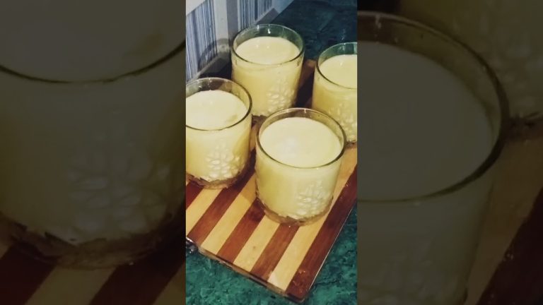 Healthy Mango Smoothies 🥭 | How to make mango mastani recipe #shorts #smoothie #mango #drink #food