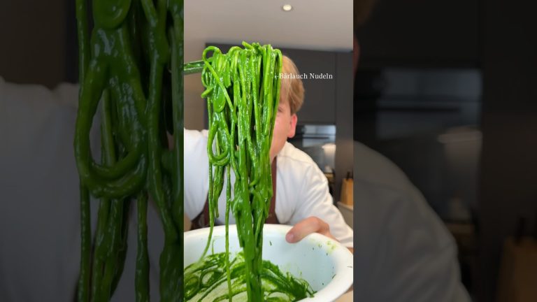 5 Zutaten – 5 Minuten: Bärlauchpasta🍝 mit Wachs-Ei#rezept#reels#gemuse