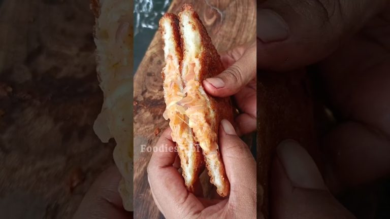 🤤😲Tasty Evening snacks ready😱Onion cheese Bread pockets 🔥 #shorts