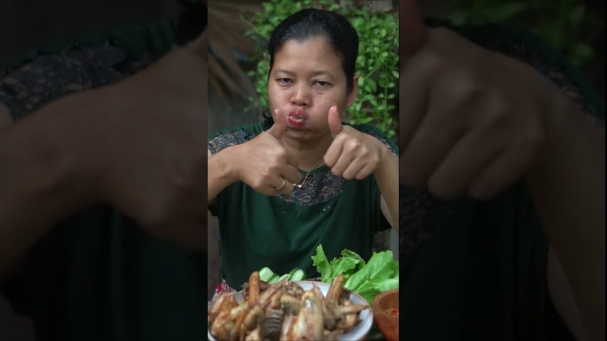 Chicken Wings #shorts #food #toebeans #chickenrecipes #cooking #frywings #chickenparts #eating