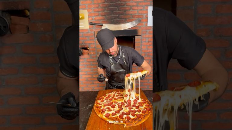 Buffalo chicken & pepperoni double-stacked pizza 🍕🧀🍃🔥#pizza #cooking #recipe #shorts