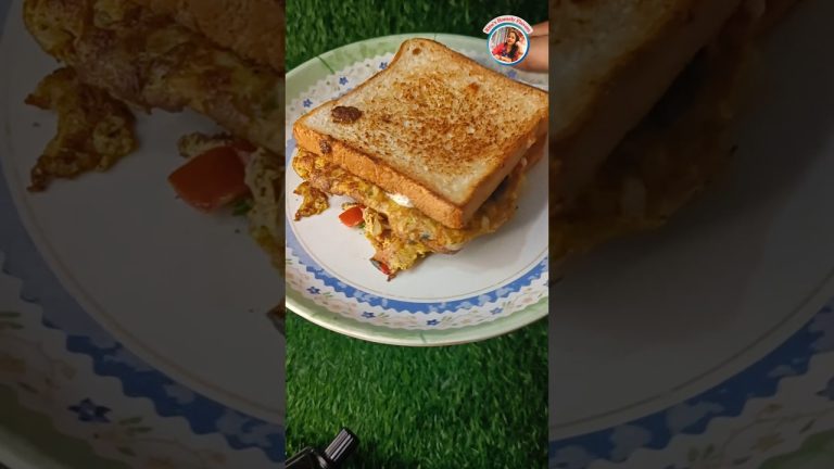 Crispy Bread Omelette Recipe | Quick & Easy Street Style Egg Bread Omelette #shorts #breadomelette