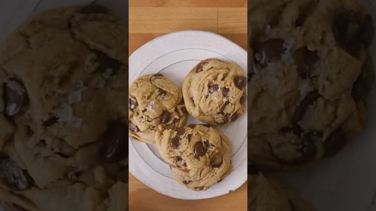World’s Best Chocolate Chip Cookie Recipe 🍪 (watch full vid!)
