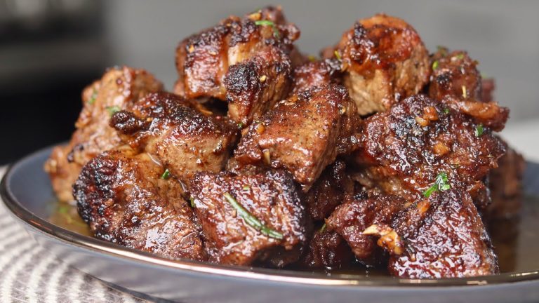 The BEST Garlic Butter Steak Bites Recipe | Dinner For 2 Ideas