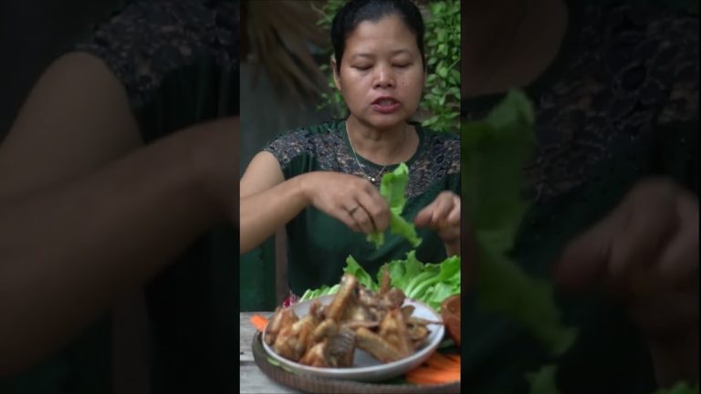 Chicken Wings #shorts  #food #toebeans #chickenrecipes #cooking #frywings #chickenparts #chickenfeet