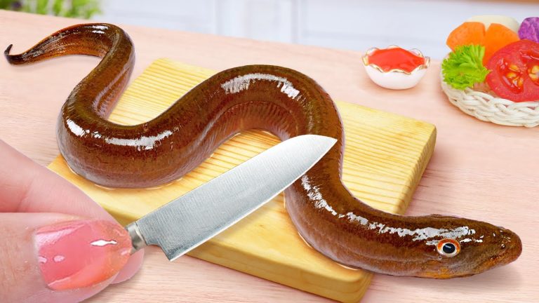 Top Of Seafood Recipes 😘 How To Make Mini Cheetos Fry Eel with Rich Flavor 🐟 Tina Mini Cooking