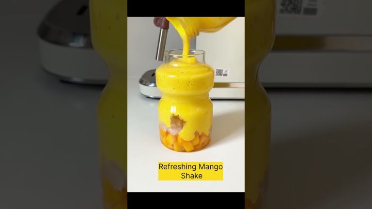 Try Refreshing Mango shake in Summer! #shortvideo #shorts #mangorecipe #yt