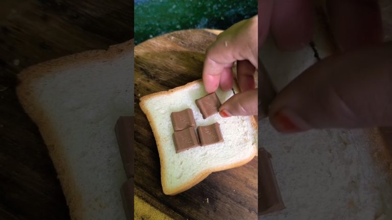 Bread Aur Chocolate Ka Best Snacks🤩😋🤩😋#shorts #bread #chocolate #dairymilk #shortsfeed #relatable