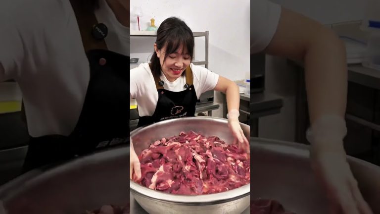 Steak Pasta Served Street-Style? Now I’ve Seen Everything