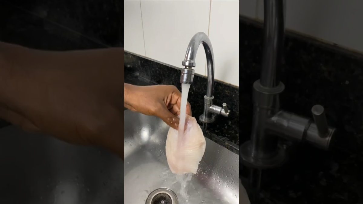 The Secret to Frying Fish with Water and No Oil Splatters #tricks #lifehacks #fish