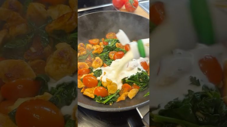 Creamy chicken with spinach spaghetti #chicken #sphagetti #cooking #pasta #creamypasta #viralshorts