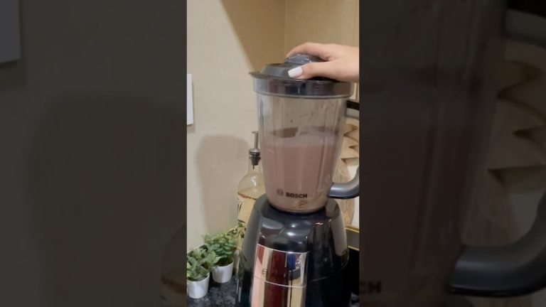 Guilt free Chocolate Smoothie #trending #viralvideo #viralshort #recipe #youtubeshorts #shorts