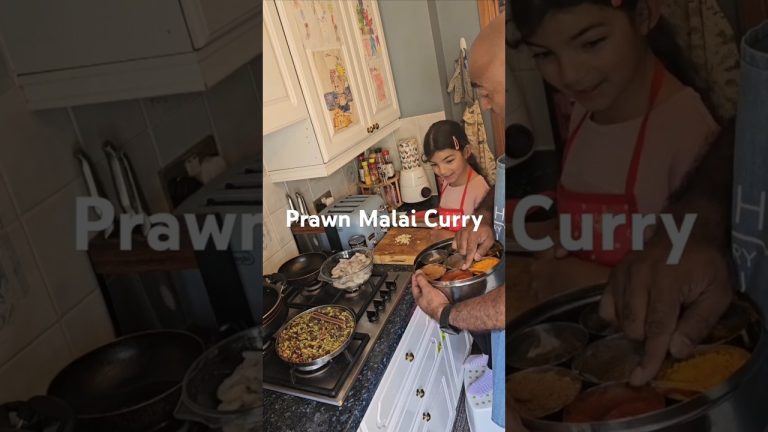 Family Cooking Bengali Prawn Malai Curry | Easy Recipe! #FamilyCooking #SeafoodRecipes #Shorts