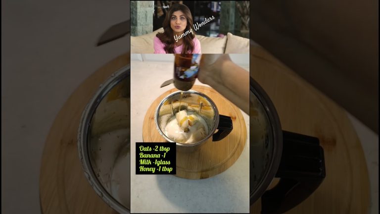 Shilpa Shetty’s Secret to a Slim Morning! Oats Banana Smoothie Recipe #shorts#shorts #shiplashetty