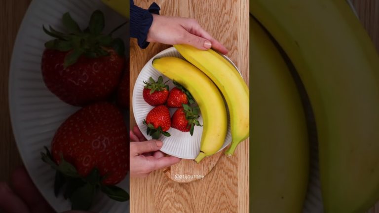 banana strawberry smoothie #recipe #shorts