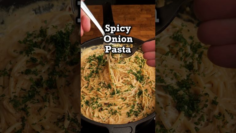 Diese Spicy Pasta mit karamellisierten Zwiebeln macht süchtig – cremig & scharf #rezept #lecker