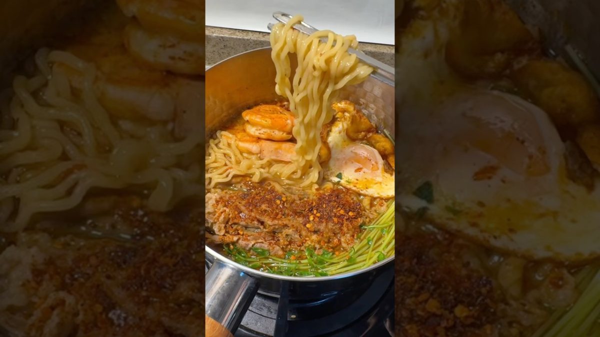 Beef & Shrimp Ramen 🍜 #beef #shrimp #ramennoodles #recipe #instantnoodles