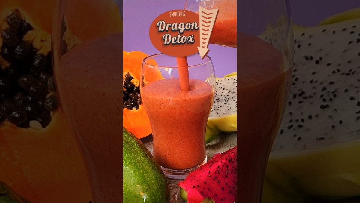 Papaya Avocado Dragon Detox Smoothie #smoothie #papaya #smoothierecipes