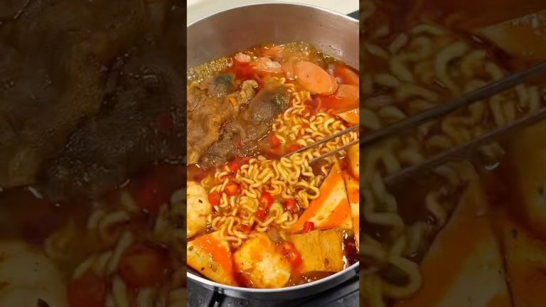 Beef Sausage Ramen 🍜 #beef #sausage #ramennoodles #recipe #instantnoodles