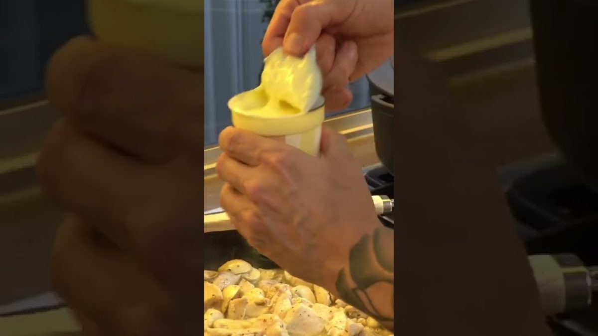 Fettuccine Alfredo = a warm hug