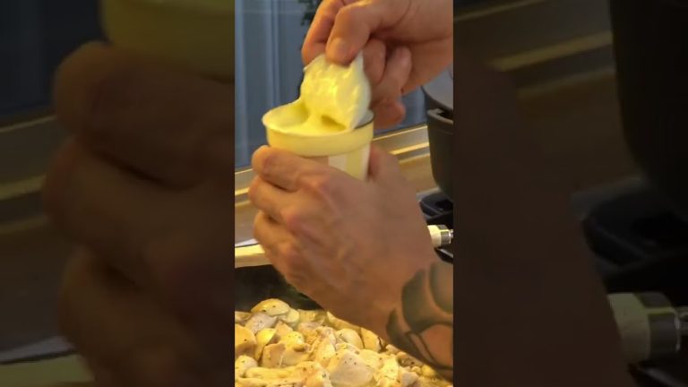 Fettuccine Alfredo = a warm hug