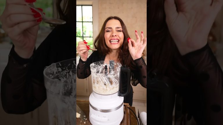 How to make a White Pesto with Ricotta, Breadcrumbs, Walnuts and Parmigiano