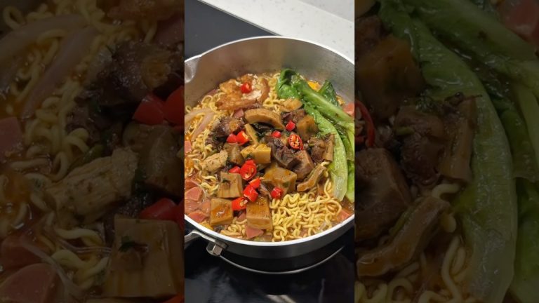 Beef Ramen 🍜 #beef #ramennoodles #recipe #cookingasmr #amr #instantnoodles