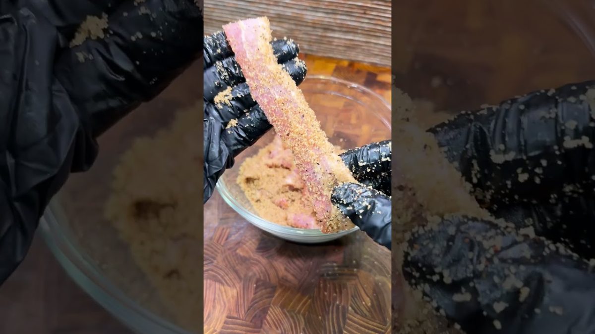 Candied Bacon Twists 👀 🥓 Recipe in comments 👍 #bacon #easyrecipe #partyfood #candiedbacon #food