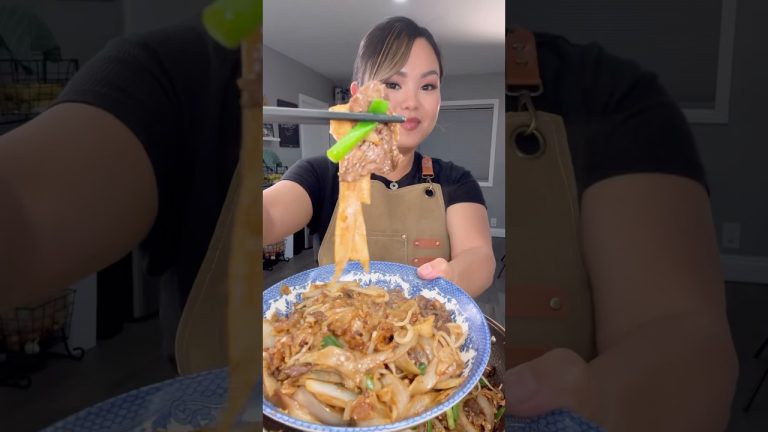 Beef chow fun 🥩 #cooking #recipe