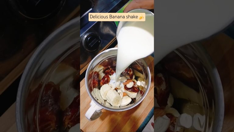 Delicious Banana shake🍌 #banana #bananashake #bananasmoothierecipe #kela #recipe #cooking #shorts