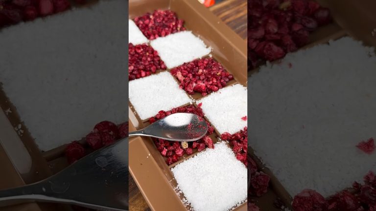 Lotus Pistachio Crunch Explosion!#chocolatebars #dubaichocolate #asmr #dessert