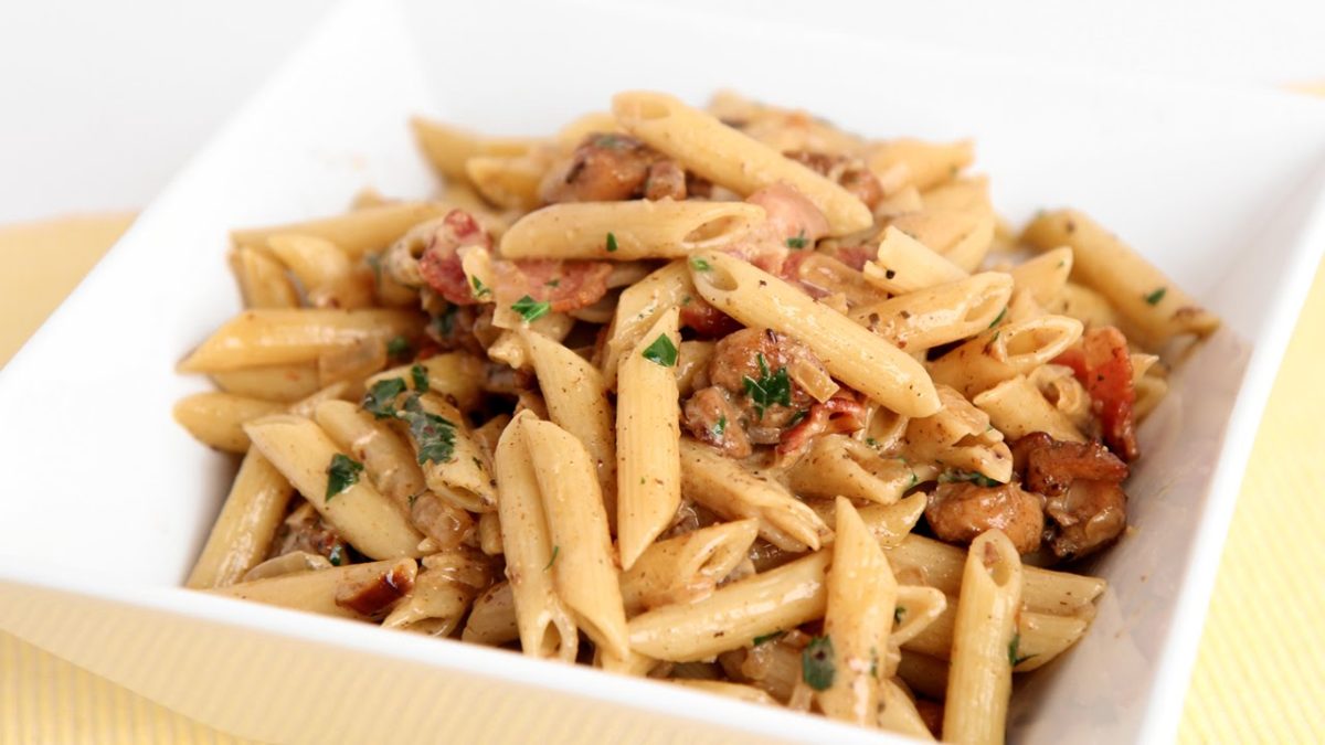Creamy Pasta w/ Chicken and Bacon Recipe – Laura Vitale – Laura in the Kitchen Episode 822