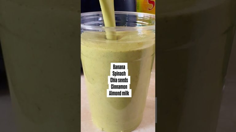Green smoothie 🍌🍃also added some oats #smoothierecipes #healthysmoothierecipes #greensmoothie