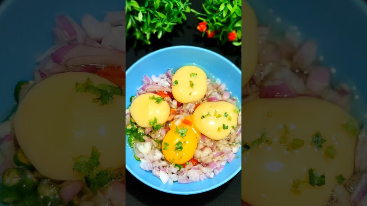 Delicious Egg Omelette Recipe Made Easy? #shorts #recipe #egg #omelette #bread