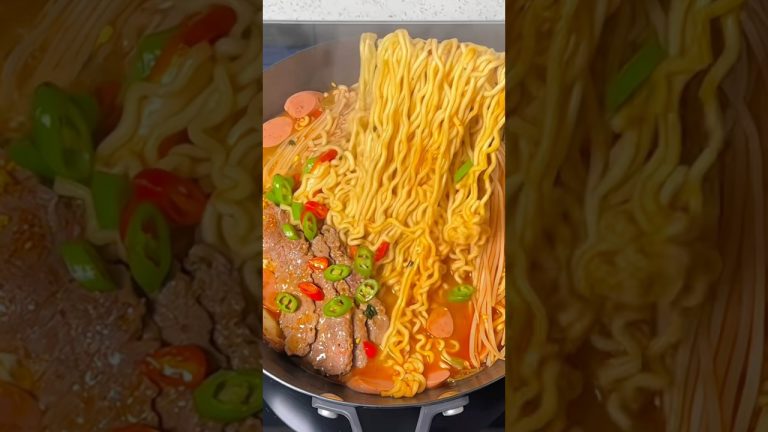 Sausage & Beef Ramen 🍜 #sausage #beef #ramen #noodles #instantnoodles #recipe